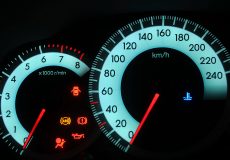 دلایل روشن شدن چراغ ABS خودرو چیست؟